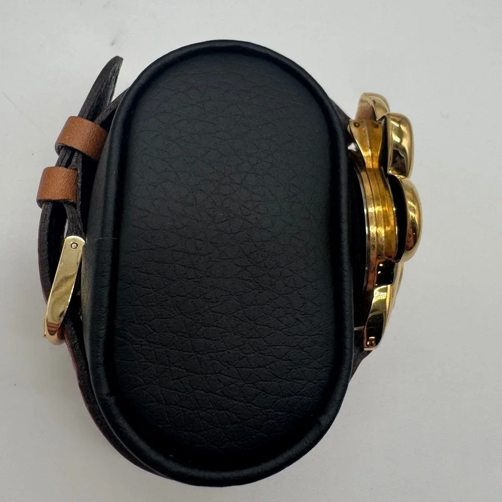 Lorus Disney Minnie Mouse Gold Tone Shaped Case Leather Watch V501-0820 need bat